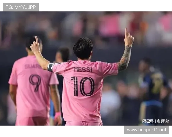 梅西现场观战迈阿密大师赛德约大战迪米特洛夫半决赛激战上演 梅西现场观战迈阿密大师赛德约大战迪米特洛夫半决赛激战上演