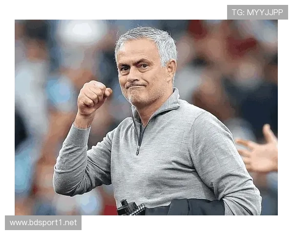 禁赛与球迷骚乱正面碰撞上演绿茵历史经典画面震撼回响永难忘心间